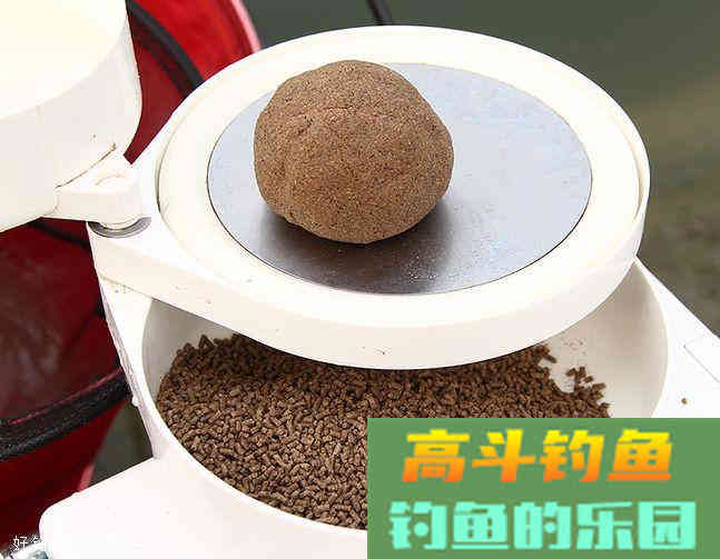 粘麻团的饵芯，软黏好还是硬黏好