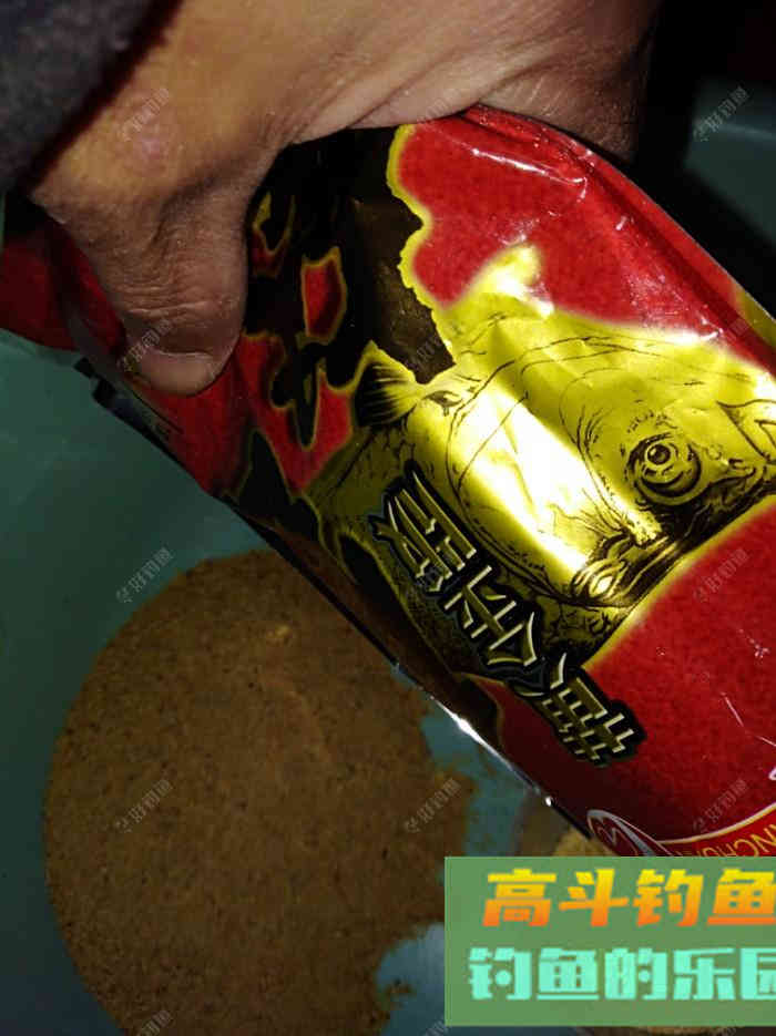 分享一款钓鲫鱼专用、纯谷物本味饵配方