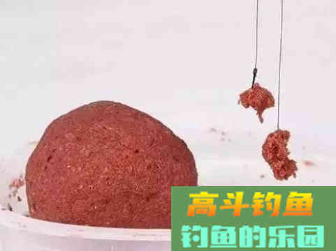 钓鱼欲爆护，先要练好开饵神功