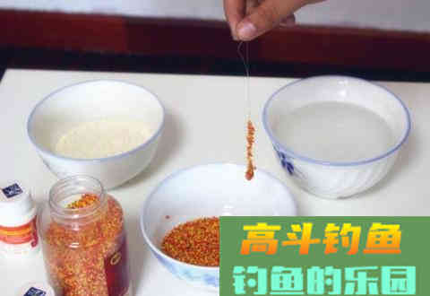 诱钓鲫鱼最简单的窝料制作及打窝方法