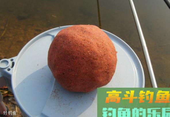 商品饵满目琳琅，要如何才能配出合适的钓鱼饵料？