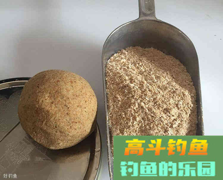黑坑钓鲤鱼，如何根据它的饵料味型调配饵料