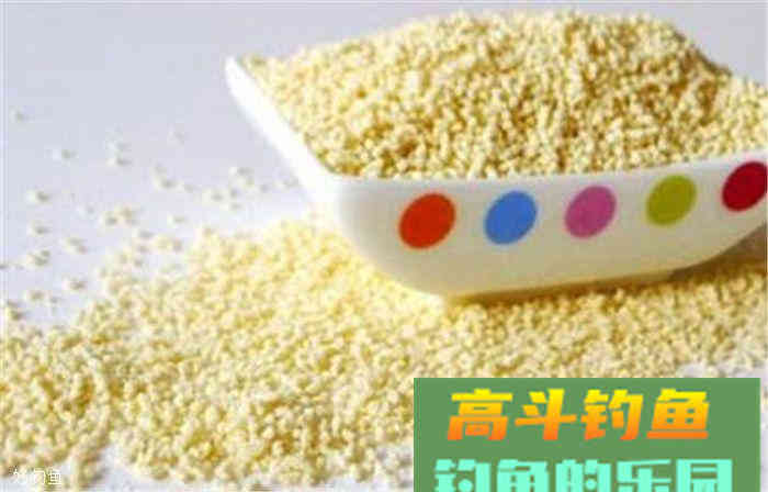 冬季钓鲫鱼饵料配方两款