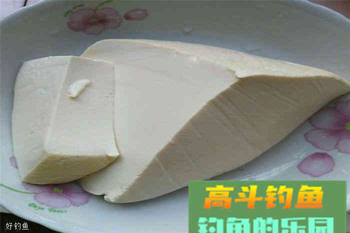 秋季上鲫鱼怎么自制饵料？这一款成本不高，效果不差