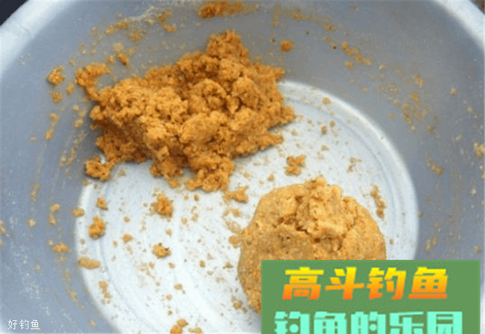 疯钓鲫饵料配方大全，连连上竿不是问题