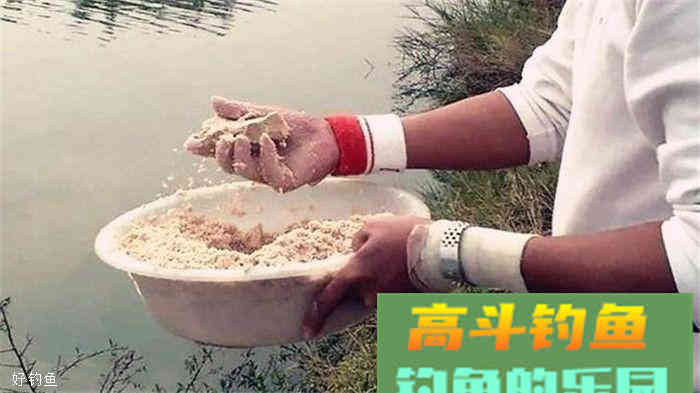 秋季钓大鲤鱼饵料、窝料配方，赶紧拿去上鱼
