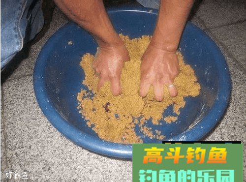 冬季三款饵料钓鲤鱼，轻松爆护