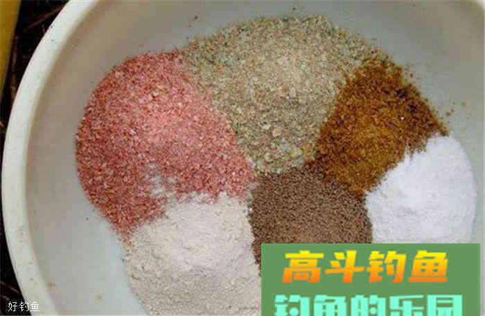 秋冬季鲫鱼饵料怎么做？这4款饵料配方助你连杆