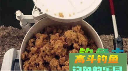 分享一款初秋水库钓鲤鱼饵料配方