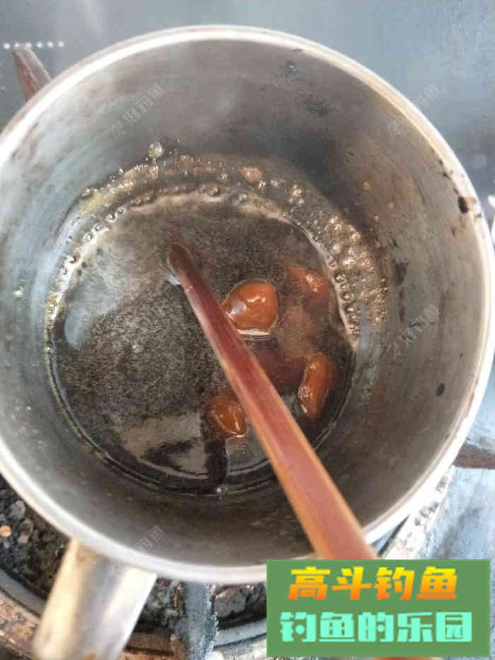自制玉米打窝料，师傅教导好钓鱼