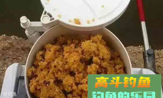 自制纯天然饵料配方，诱鱼聚鱼效果好