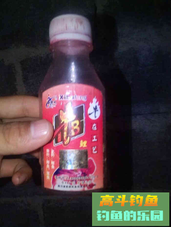 老司机自制稻谷打窝料，诱鱼快