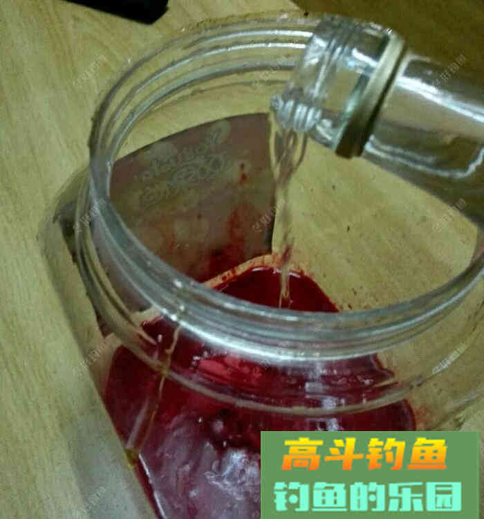 专钓鲫鱼鲤鱼无敌饵料，还不惹小鱼闹窝