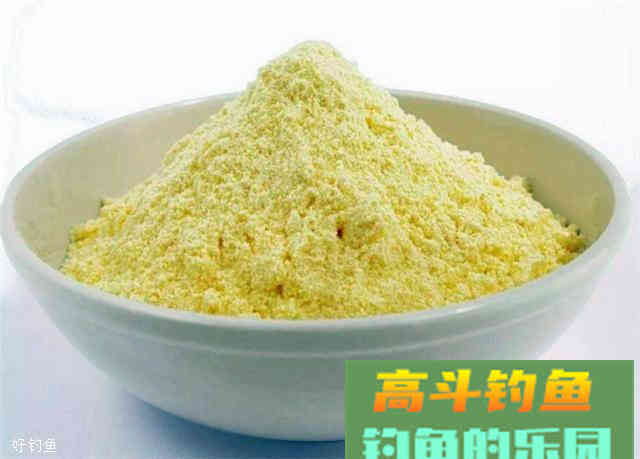 自制玉米粉钓鲤鱼饵料，爽钓整个秋季