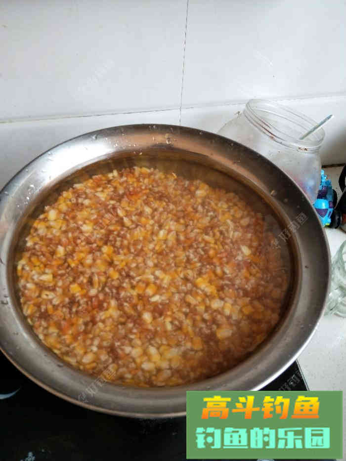 自制玉米打窝料，师傅教导好钓鱼
